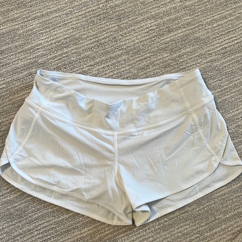 Lululemon White Speed Up Low Rise Short Lined Size 6